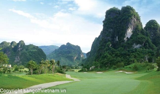 Bảng giá sân golf Phượng Hoàng