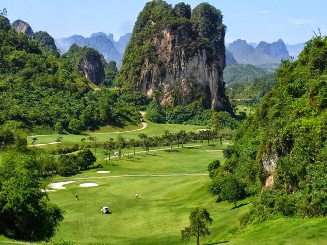 Sân golf Phoenix Hòa Bình