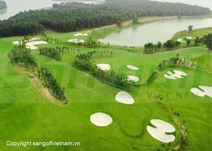 Sân tập golf ở Lào Cai