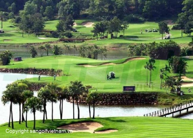 Sân tập golf ở Hòa Bình