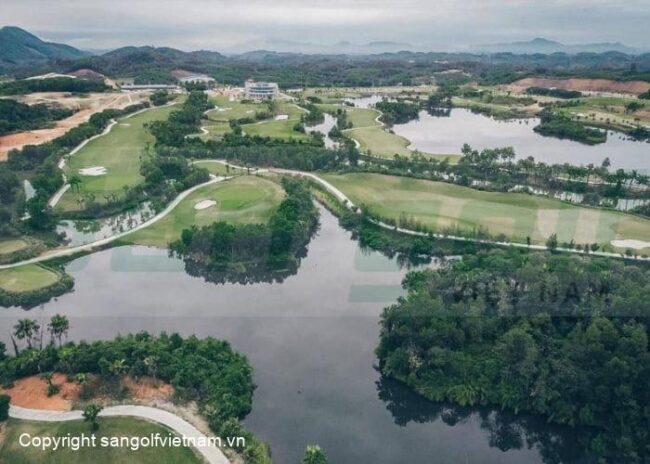 Sân tập golf ở Yên Bái