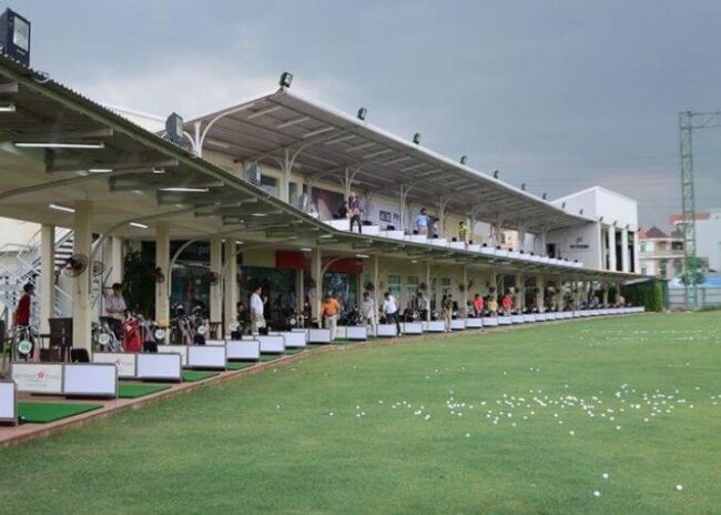 Sân tập golf Mỹ Đình Pearl rất rộng rãi (1)