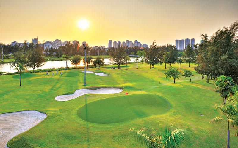 Review chi tiết về sân tập golf Phú Mỹ Hưng Quận 7