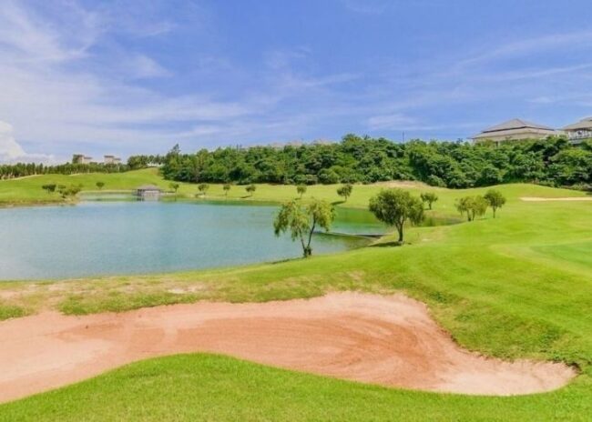 sân tập gôn ở Cà Mau