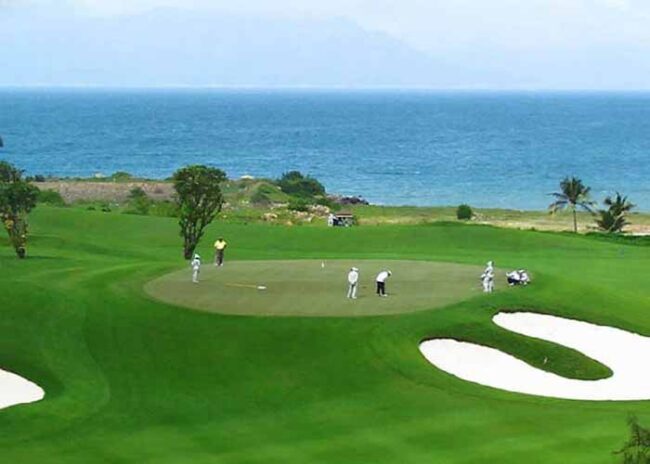 Sân golf có bao nhiêu lỗ