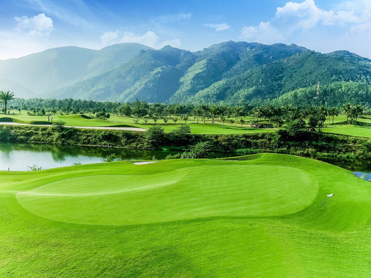Sân golf Diamond Bay Nha Trang cập nhật 11/2024