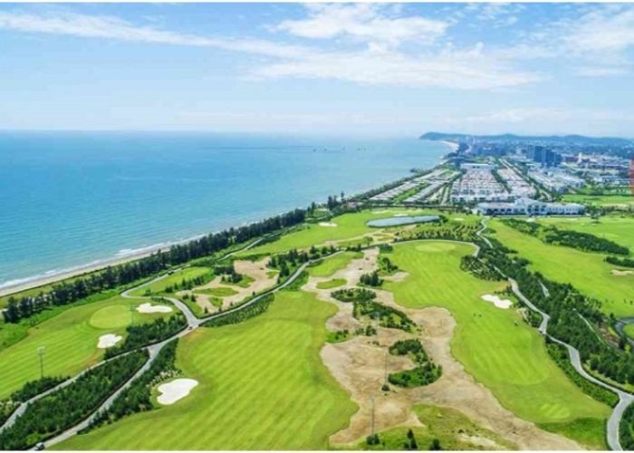 Golf FLC Quảng Bình được sở hữu một vị trí đắc địa