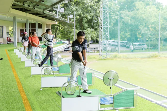 Sông Bé Golf Resort với hệ thống sân tập thoáng mát