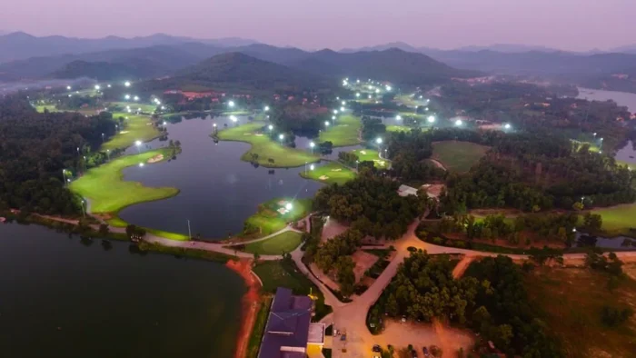 Đèn đêm tại sân golf Đại Lải