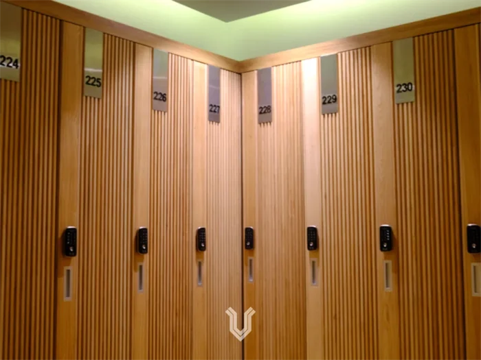 Khu vực tủ để đồ của sân