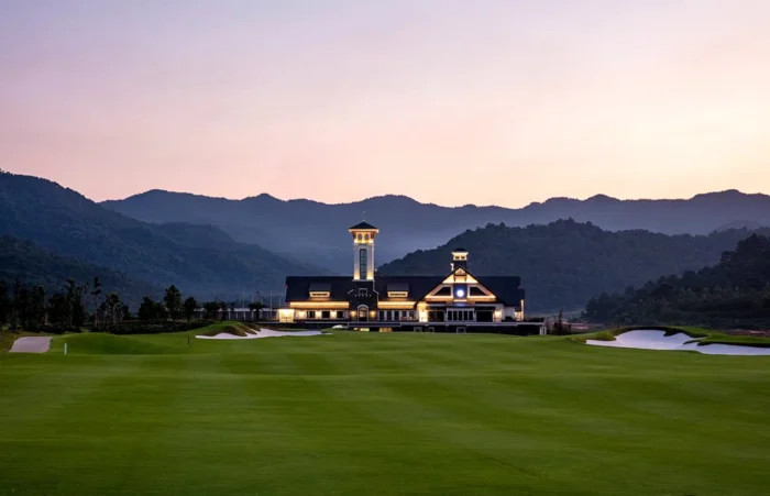 Tòa Clubhouse trên sân golf Thanh Lanh