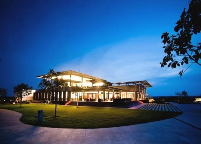 Clubhouse sang trọng tại sân golf BRG Đà Nẵng Clubhouse sang trọng tại sân golf BRG Đà Nẵng